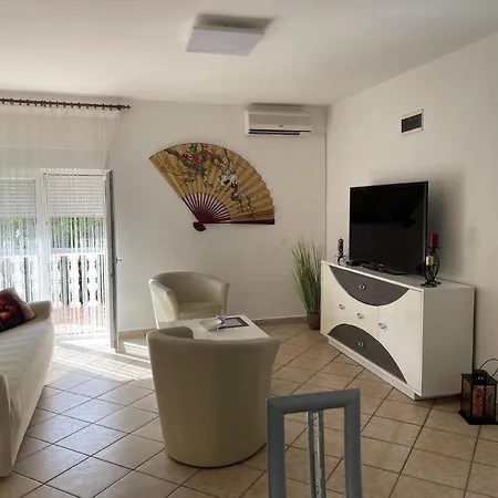 Fuer 5 Personen Ca 80 Qm In Privlaka, Dalmatien Norddalmatien *