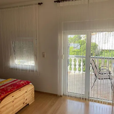 Fuer 5 Personen Ca 80 Qm In Privlaka, Dalmatien Norddalmatien *